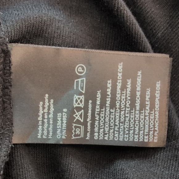 Sweater - Picture 6 of 6